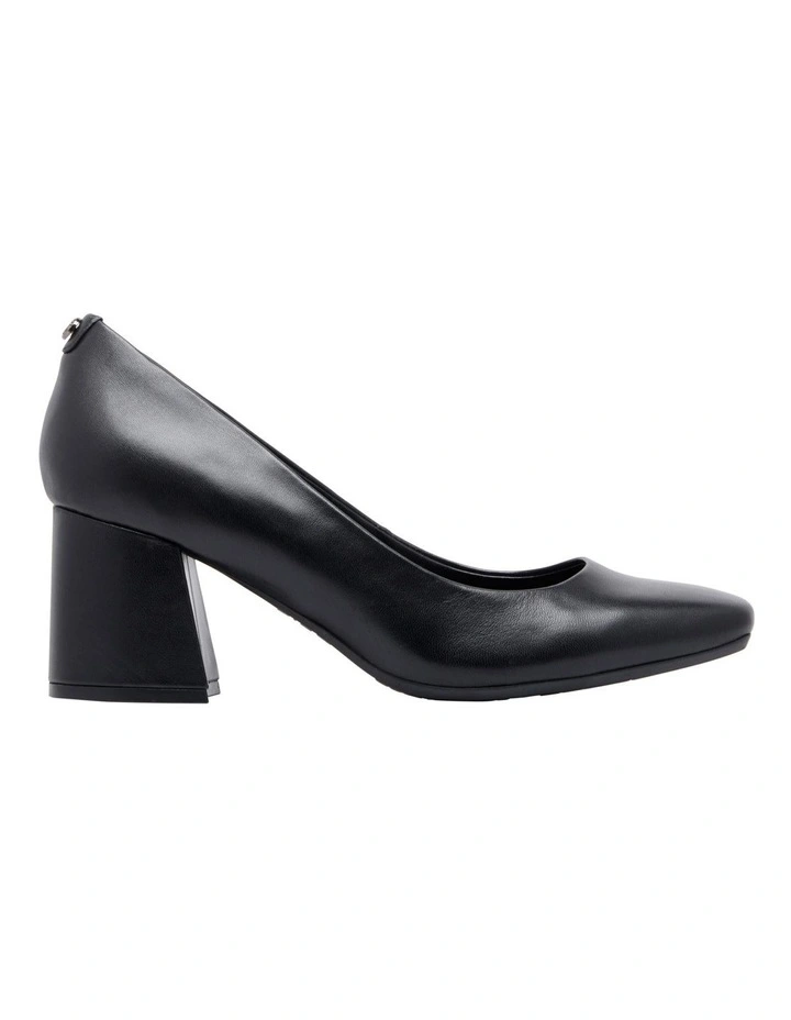 Vibe Pump in Black