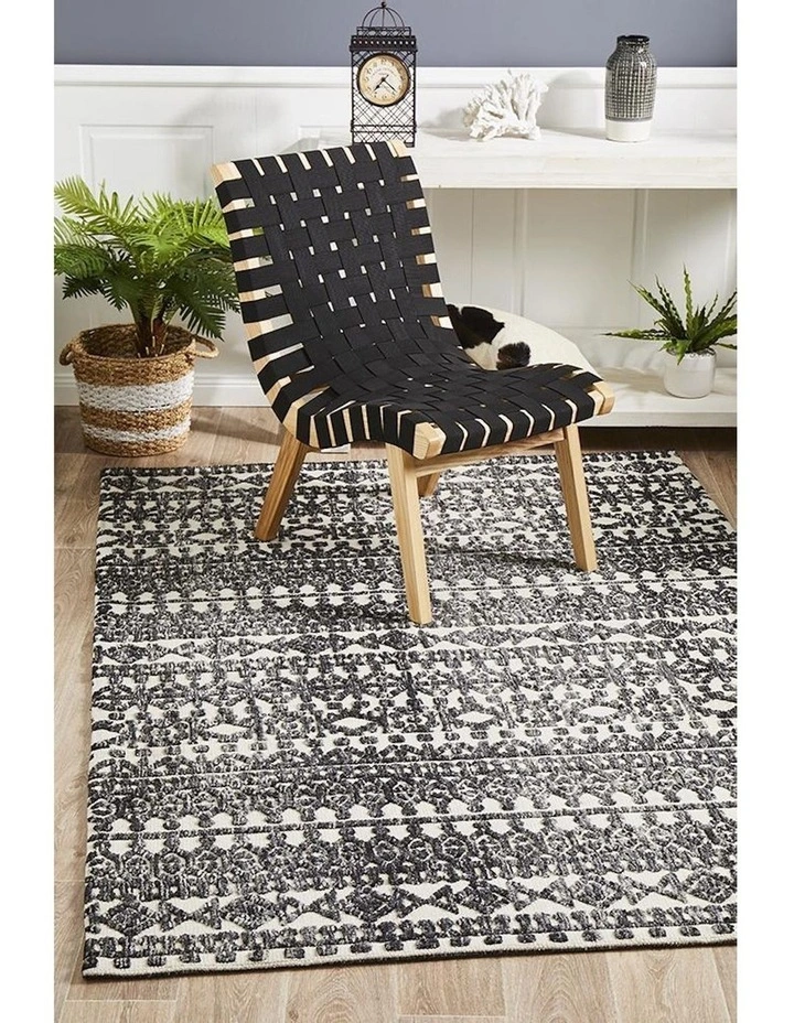 Levi Yasmin Rug in Charcoal