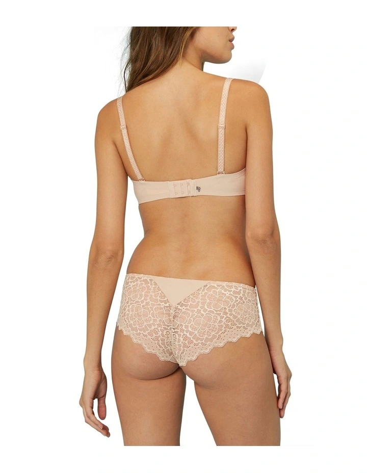 Caresse Shorty Brief in Beige