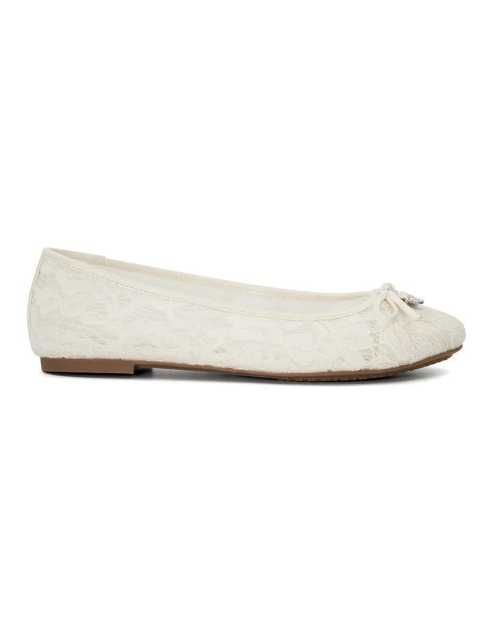 Heartstring Lace Wedding Ballet Flats in Ivory