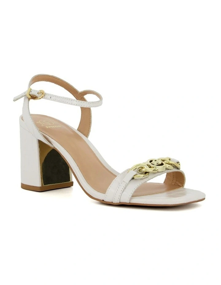 Manual Sandal in White