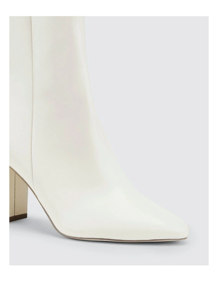 Hollie Boots in Beige