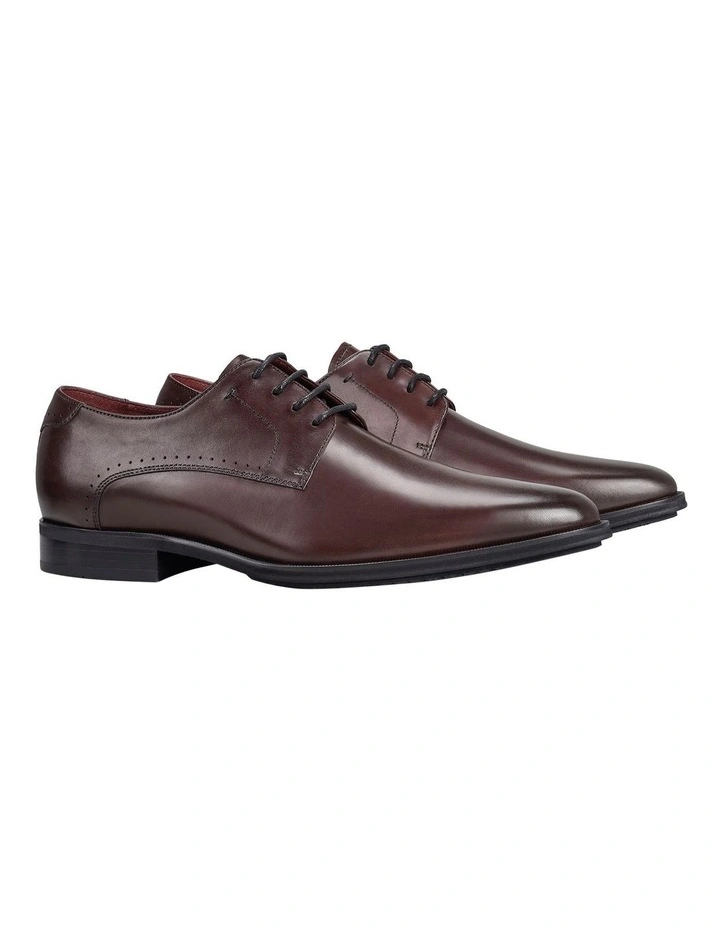 Zen Shoe in Burgundy