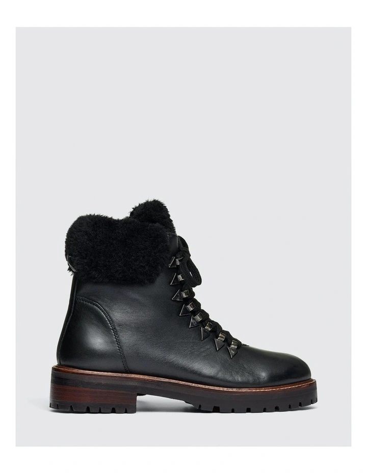 Triumph Boots in Black Smooth