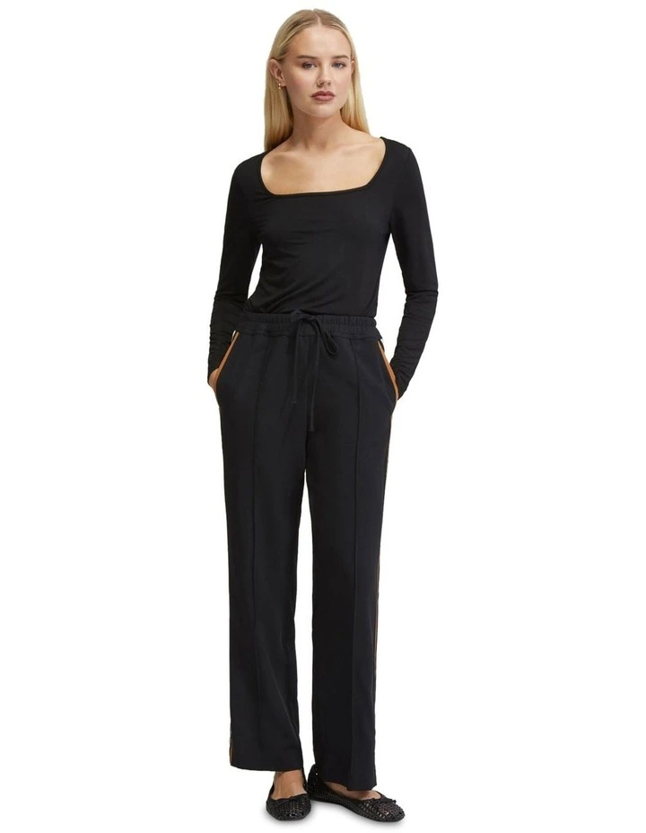 Cassie Square Neck Long Sleeve T-shirt in Black