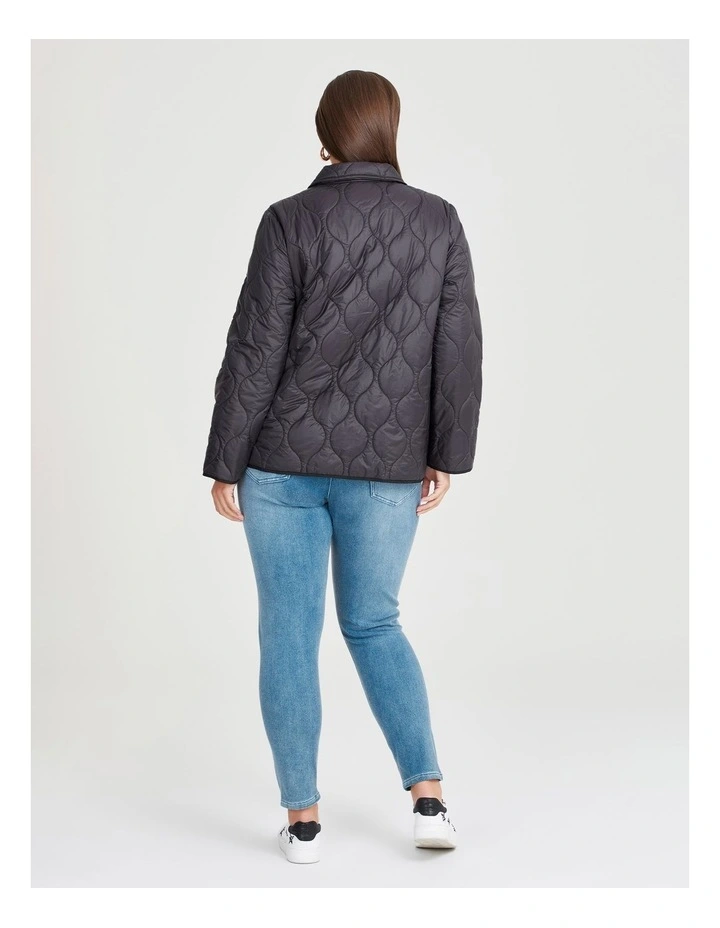 Short Quilt Puffer Jacket in Black