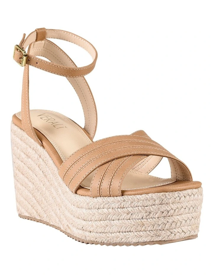 Callie Sandals In Caramel Softee