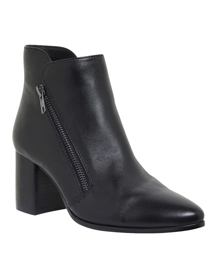Magic Black Glove Boots