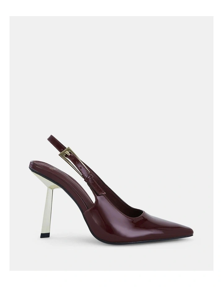 Zooming Heels in Wine