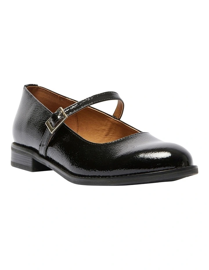 Gabriel Flat Shoes in Black Crinkle Patent Leather