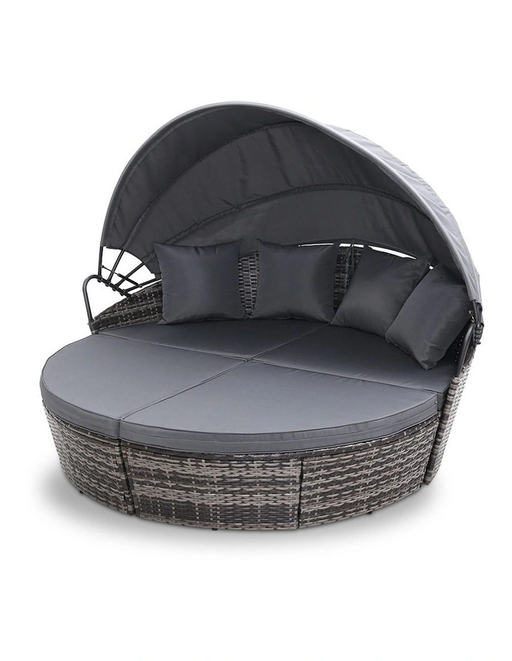 Outdoor Lounge Setting