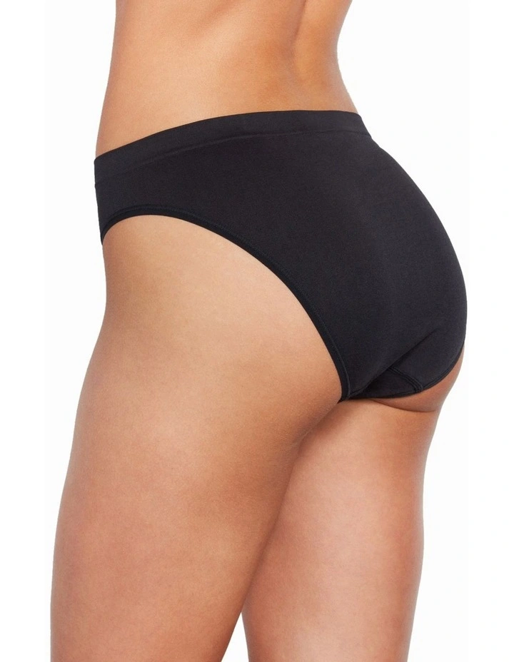 Seamless High Cut Brief in Black