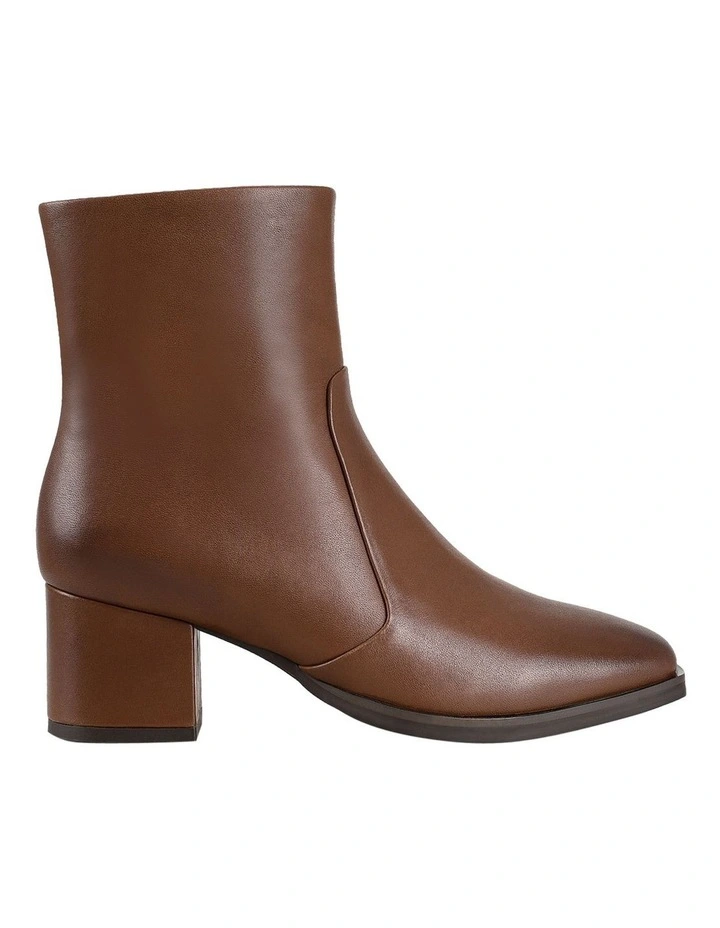 Steady Boot in Cappuccino