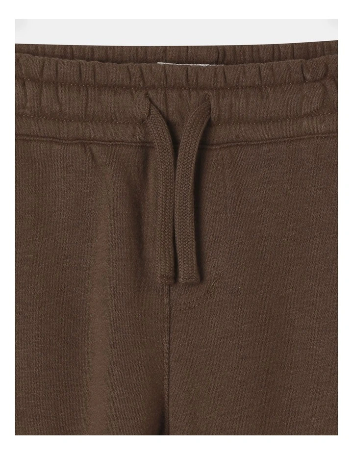 Essentials Trackpant in Brown