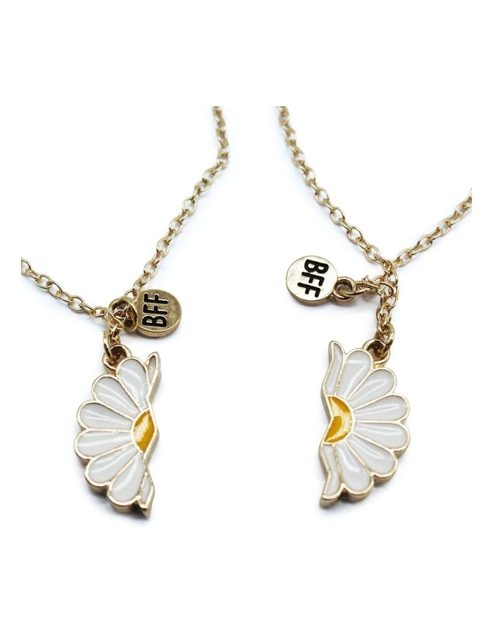 BFF Daisy Necklace in White