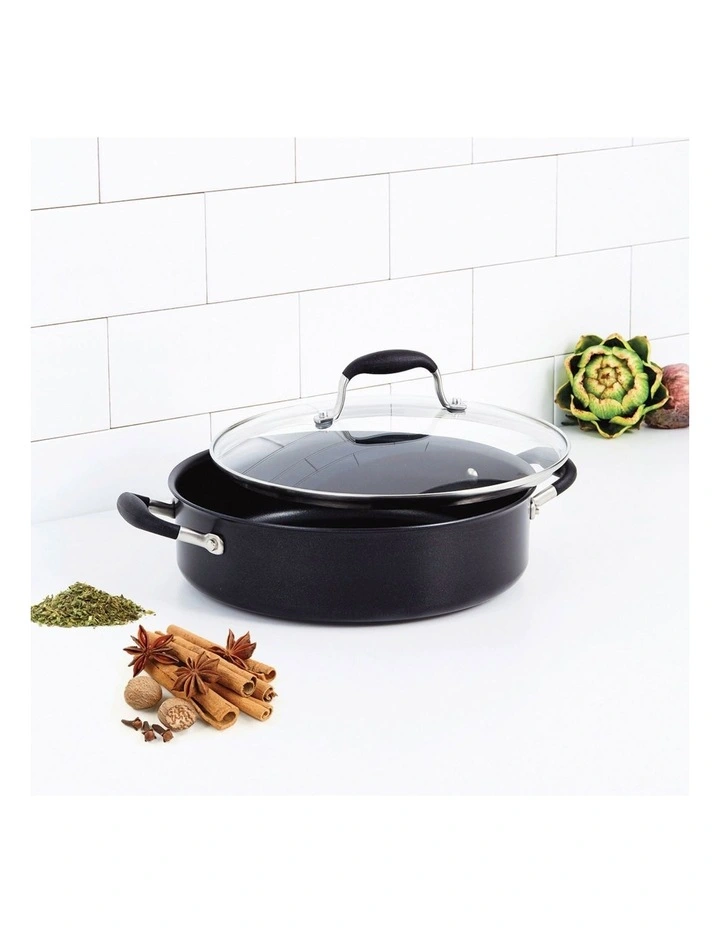 Advanced+ Covered Sauteuse 28cm/4.7L in Black