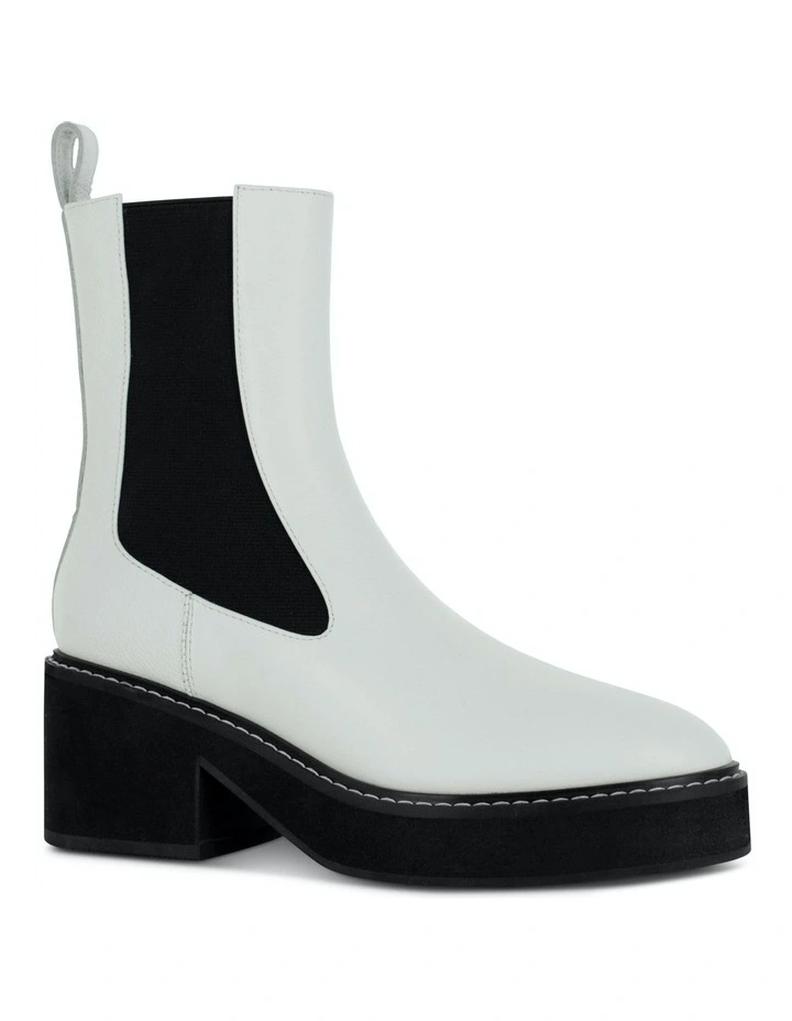 Lenny II Ankle Boots in White