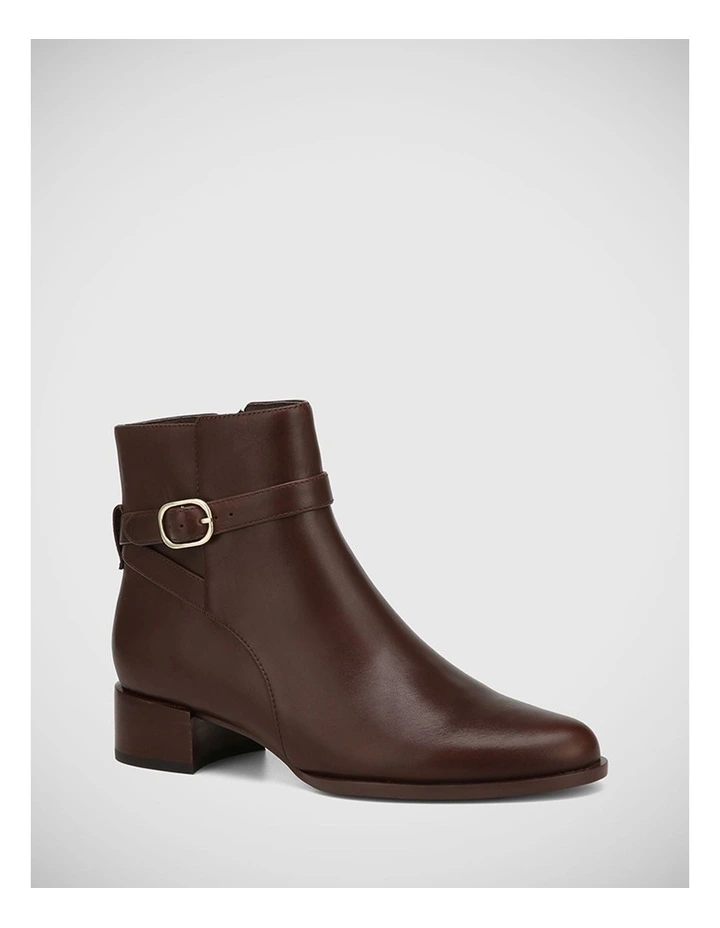 Barnes Leather Ankle Boot in Hickory