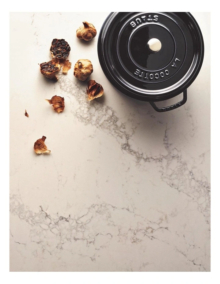 Staub Round Cocotte 18cm/1.7L in Black