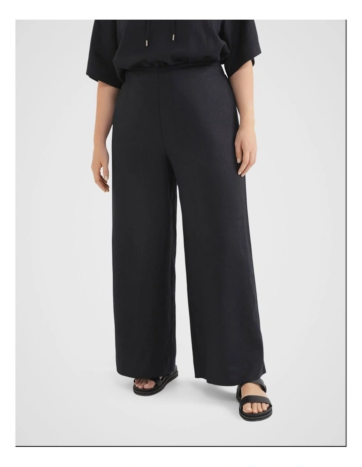 The Flat Front Linen Pants in Black