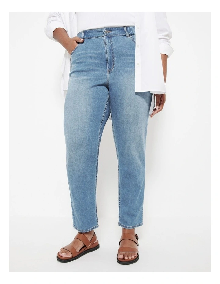 The Soft Stretch Casual Pant in Mid Wash Vintage