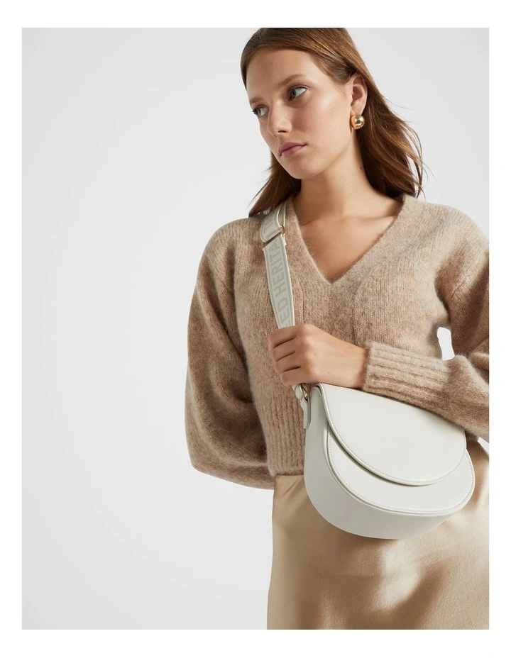 Rounded Saddle Bag in Bone