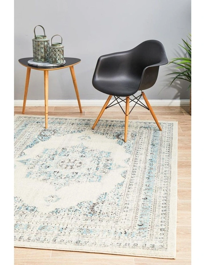 Century 922 Rug in White