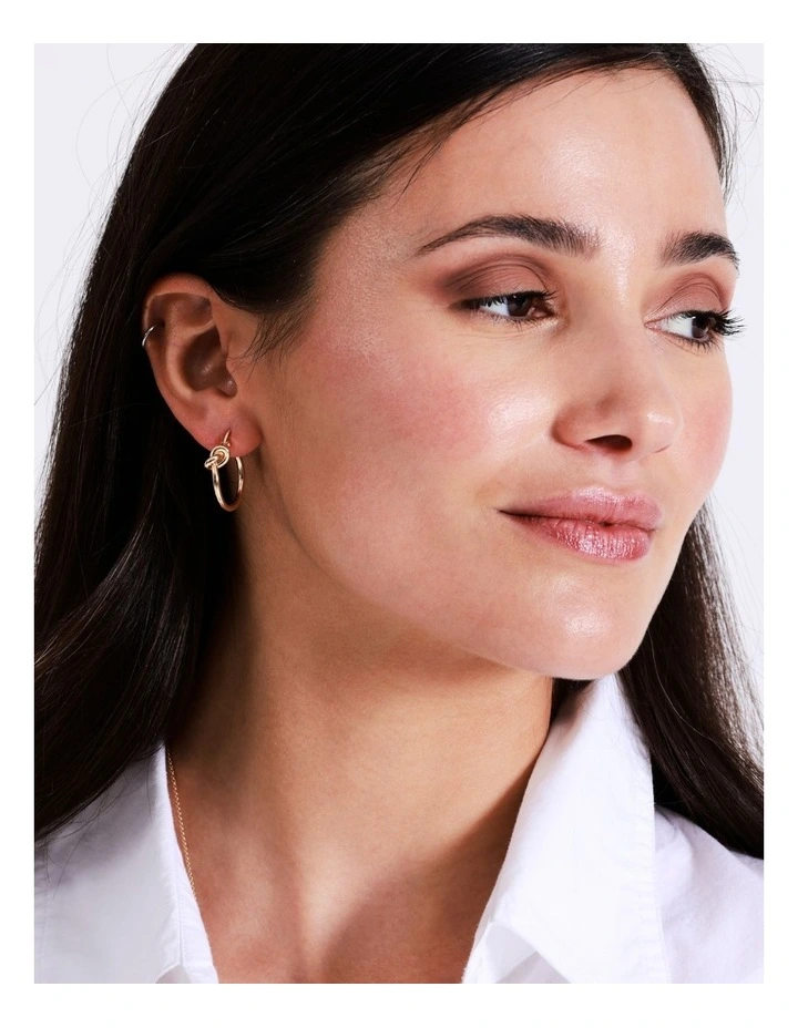 Knot Hoops in Gold