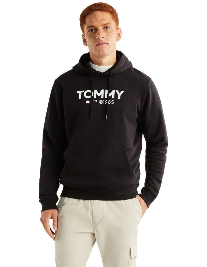 Regular Essential Hoodie in Black