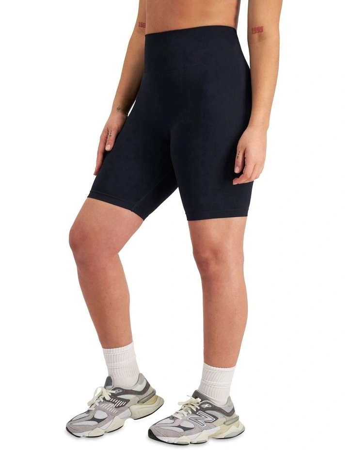 Move Seamless Bike Shorts in Captain Mccool