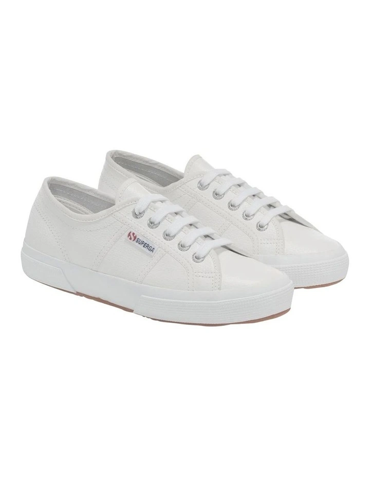 2750 Tumbled Leather Sneaker in White