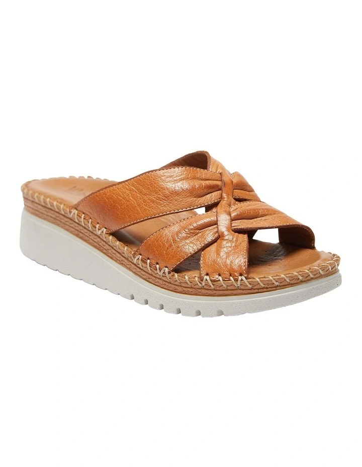 Hannah Sandals in Tan Glove