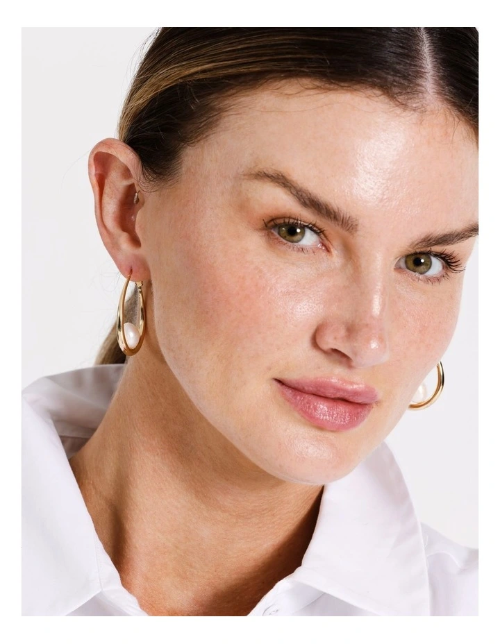 Baroque Pearl Alloy Hoop Earring in Gold