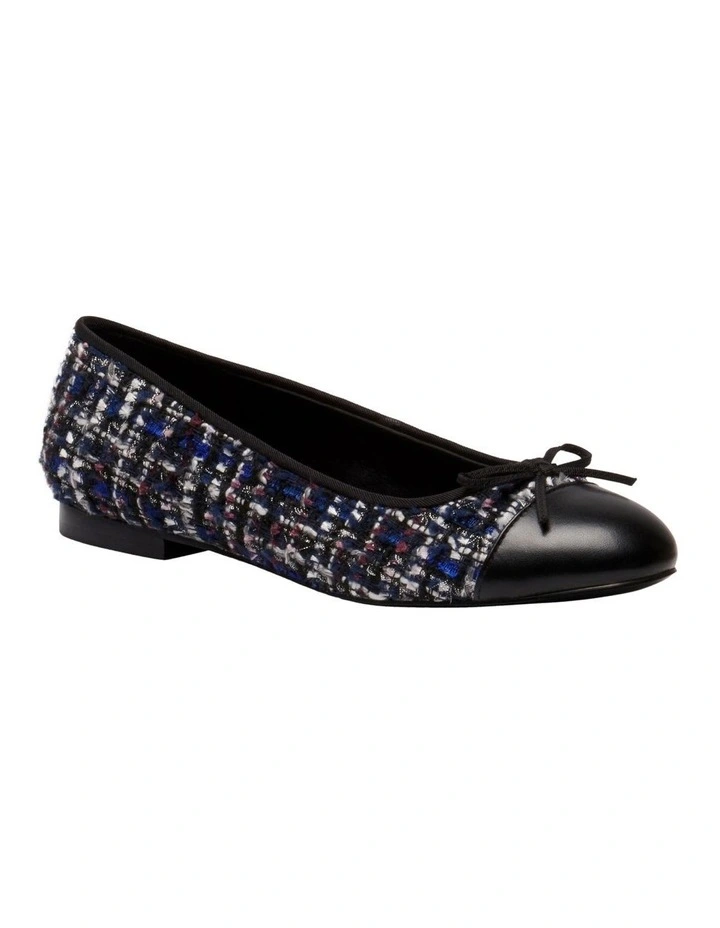 Jinks Shoes in Black