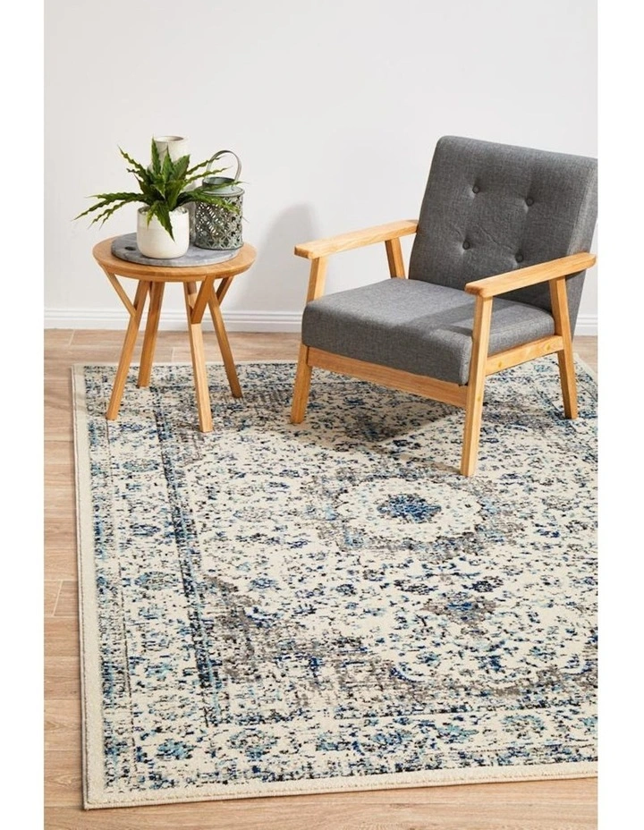 Evoke Mist Transitional Rug in White