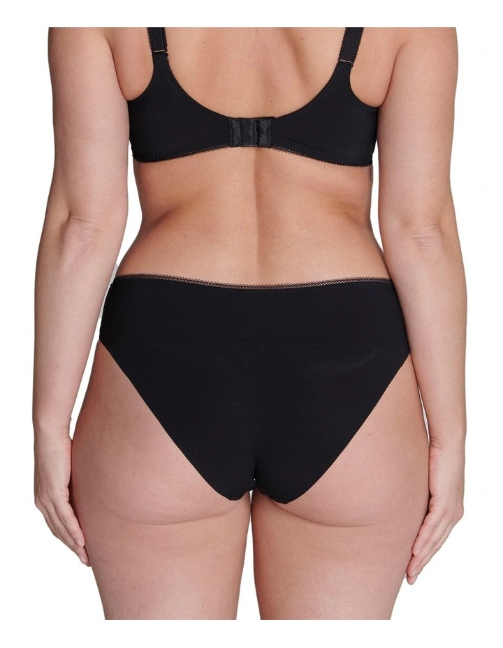 Amazone Bikini Brief in Black