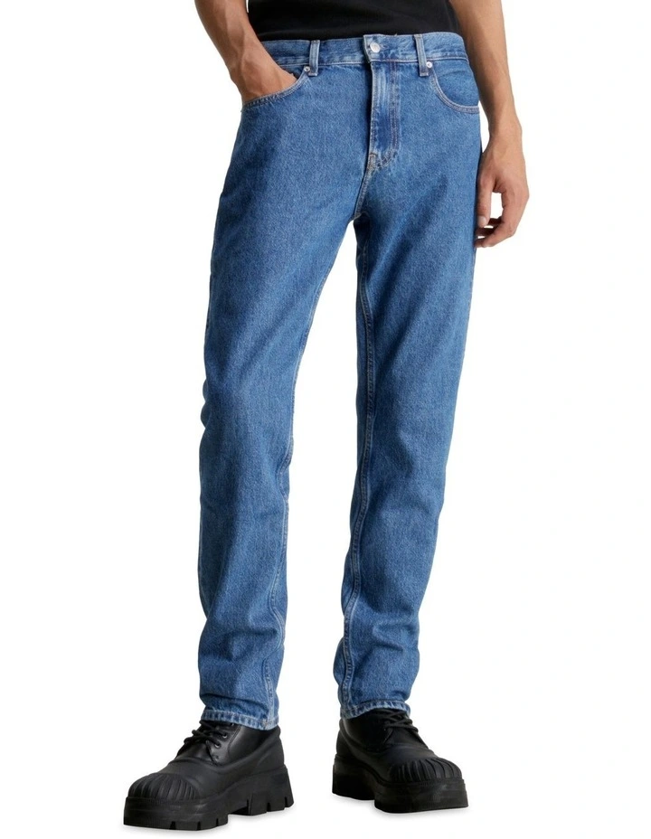 Authentic Straight Jeans in Denim Medium