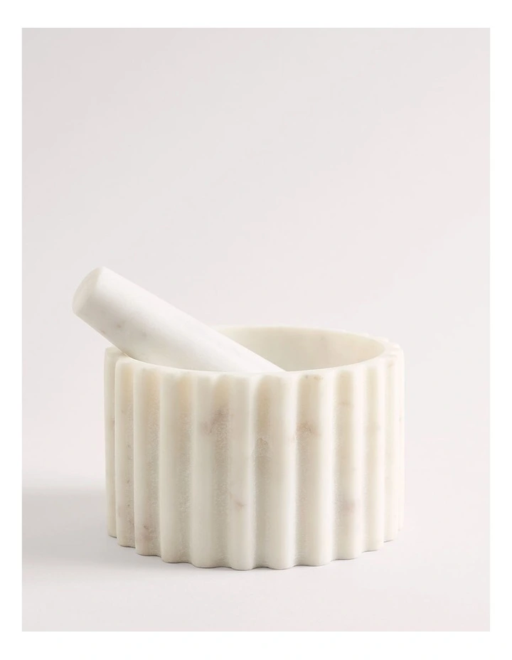 Windsor Marble Mortar and Pestle in Snow