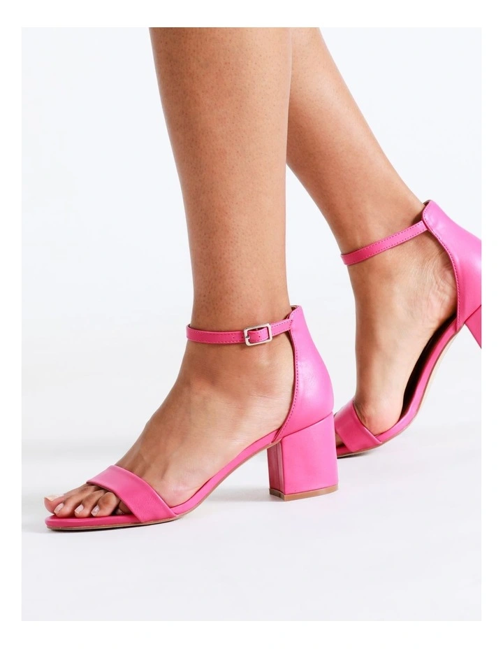 Cali Sandal in Fuchsia