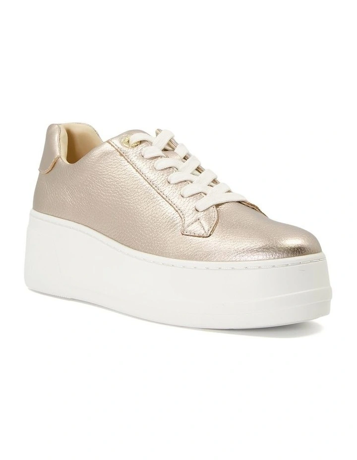 Episode Platform Sneaker in Gold