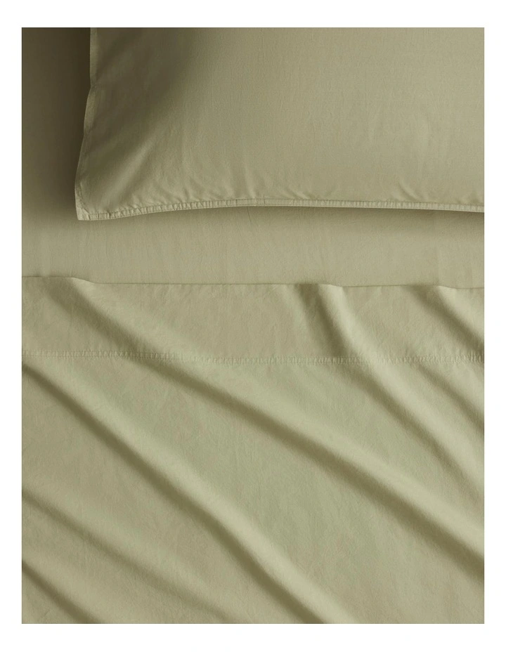 Bayley Washed Percale Fitted Sheet in Soft Fern