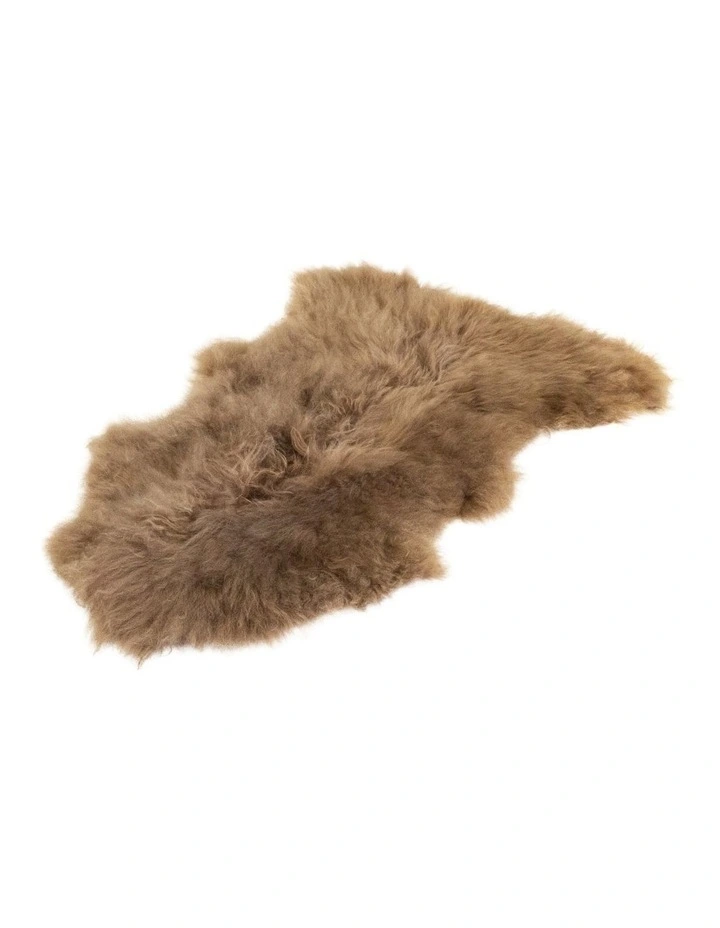 Long Wool Sheepskin Throw Rug in Mocha