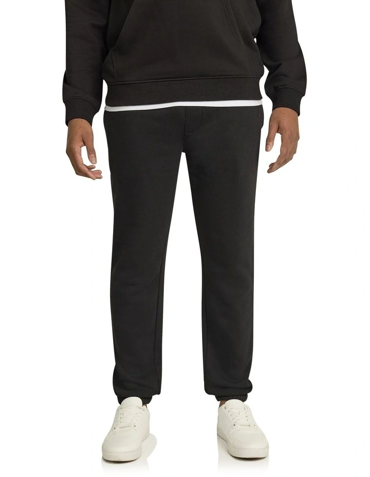Rylan Fleece Trackpant in Black