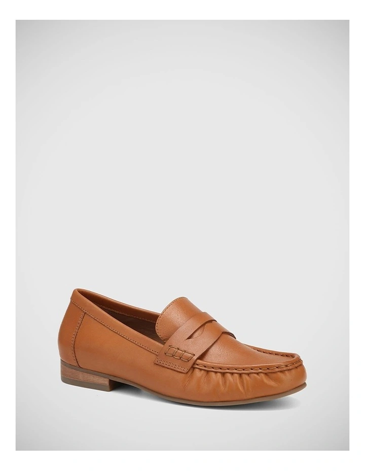 Cecile Leather Loafer in Tan