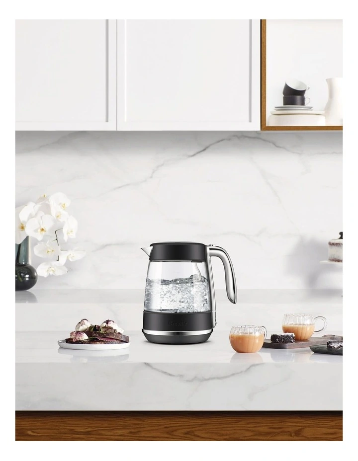 The Crystal Luxe Kettle in Black Truffle BKE765BTR4JAN1