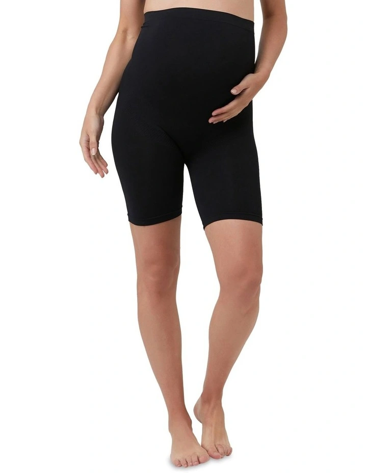 Seamless Support Shorts in Black