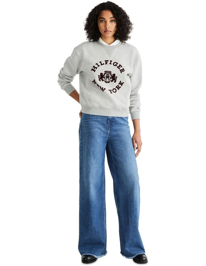 Mdn Regular Varsity Flock Sweatshirt in Light Grey Htr
