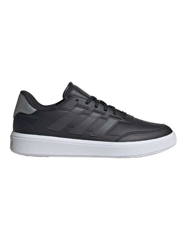 Court block Shoes in Core Black