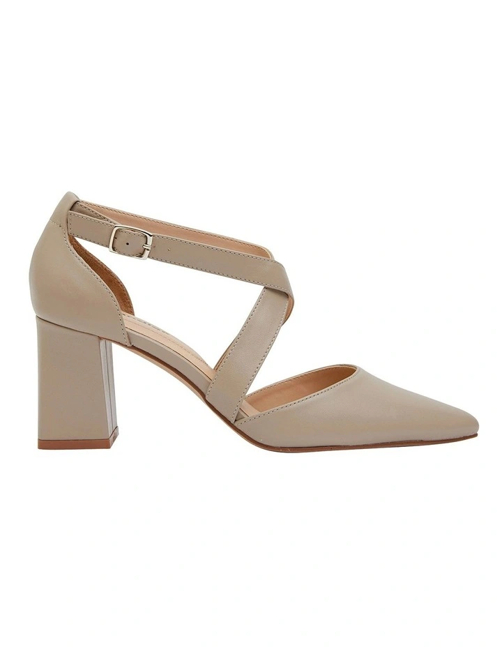 Kara Heeled Shoes in Nude Leather