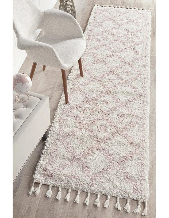 Saffron 33 Rug in Pink